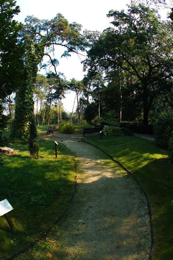 Lesny Osrodek Szkoleniowy W Puszczykowie Puszczykowo Exterior foto